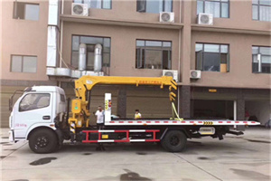 双峪附近汽车轮胎更换